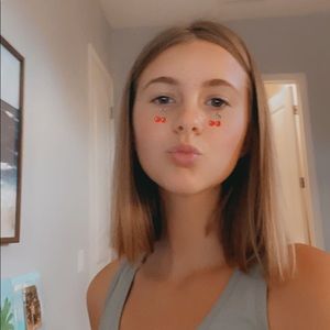 Meet your Posher, Delaney